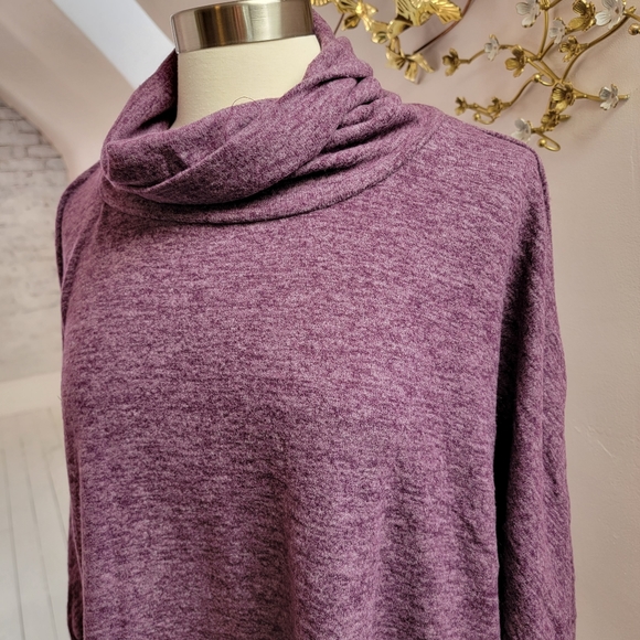 Zenana NWT Sweater - Picture 2 of 2